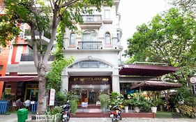 Sunny Hotel And Apartment